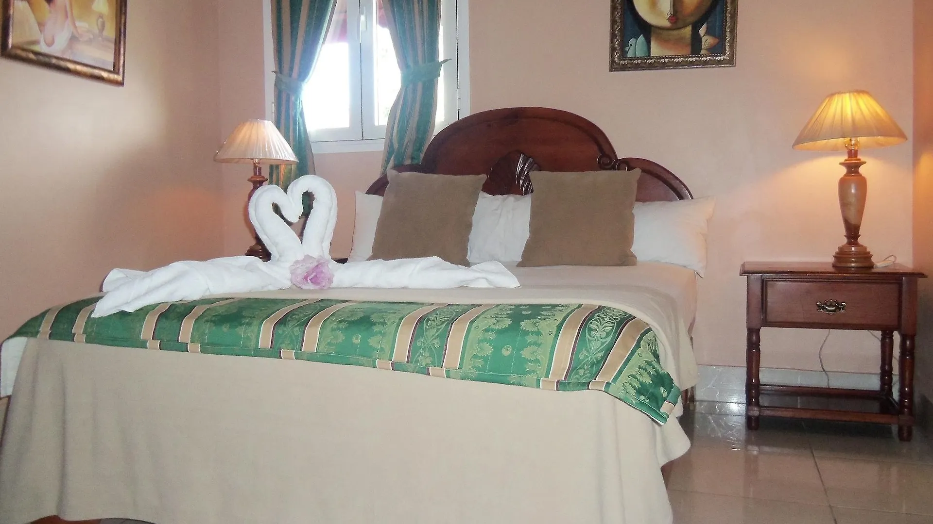 Hotel Discovery 산토도밍고 3*,